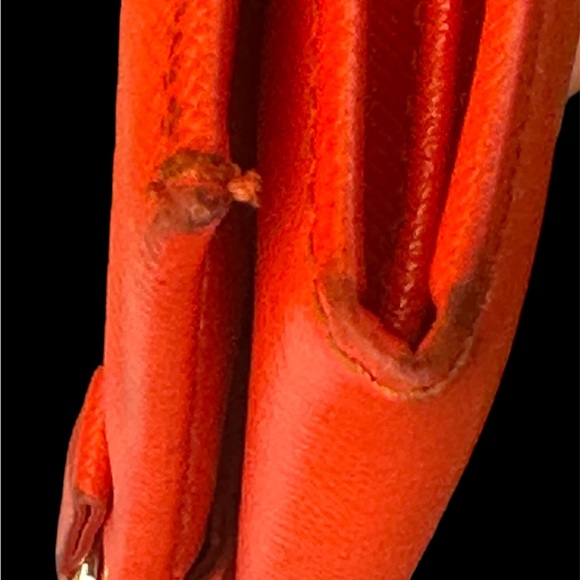 Salvatore Ferragamo Bifold Red Leather Wallet With Gold Tone Hardware. - Picture 11 of 13